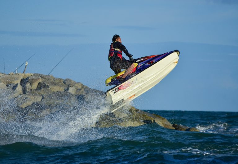 scooter-water-extreme-vacation-jetski-pacific-action-min